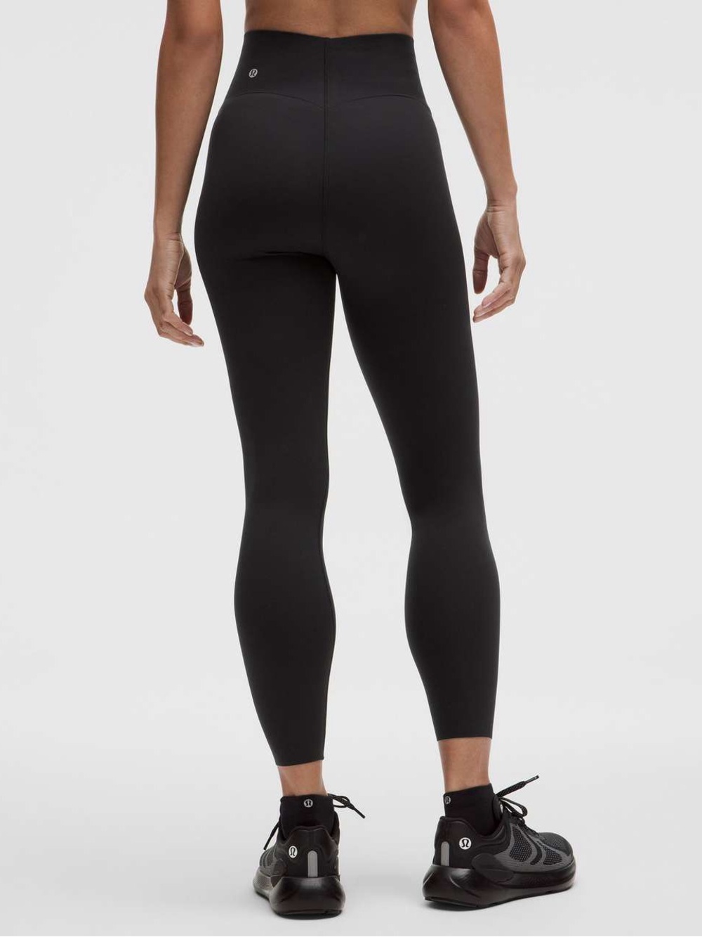 078. Lululemon Glow Up High-Rise Tight 25"
Black NWT size 12